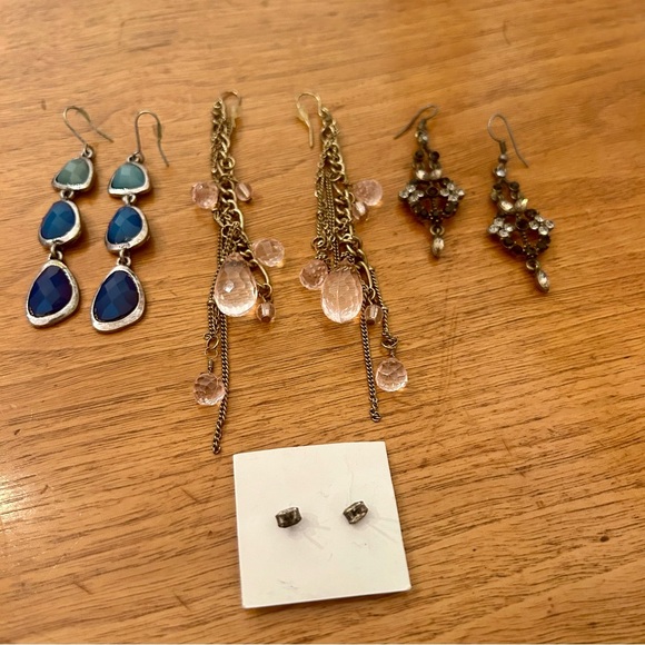 Set of Earrings - Picture 2 of 7